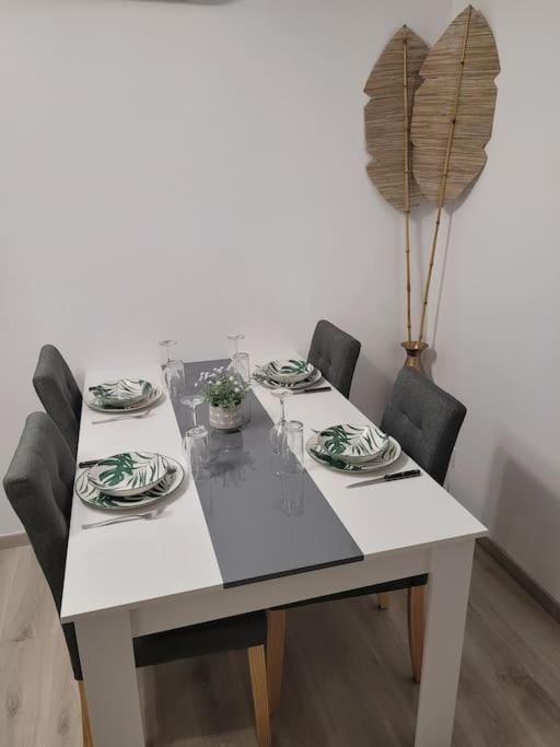 Appartement Tout Equipe En Rez-De-Jardin Entre Gard Et Ardeche Saint-Julien-de-Peyrolas Bagian luar foto