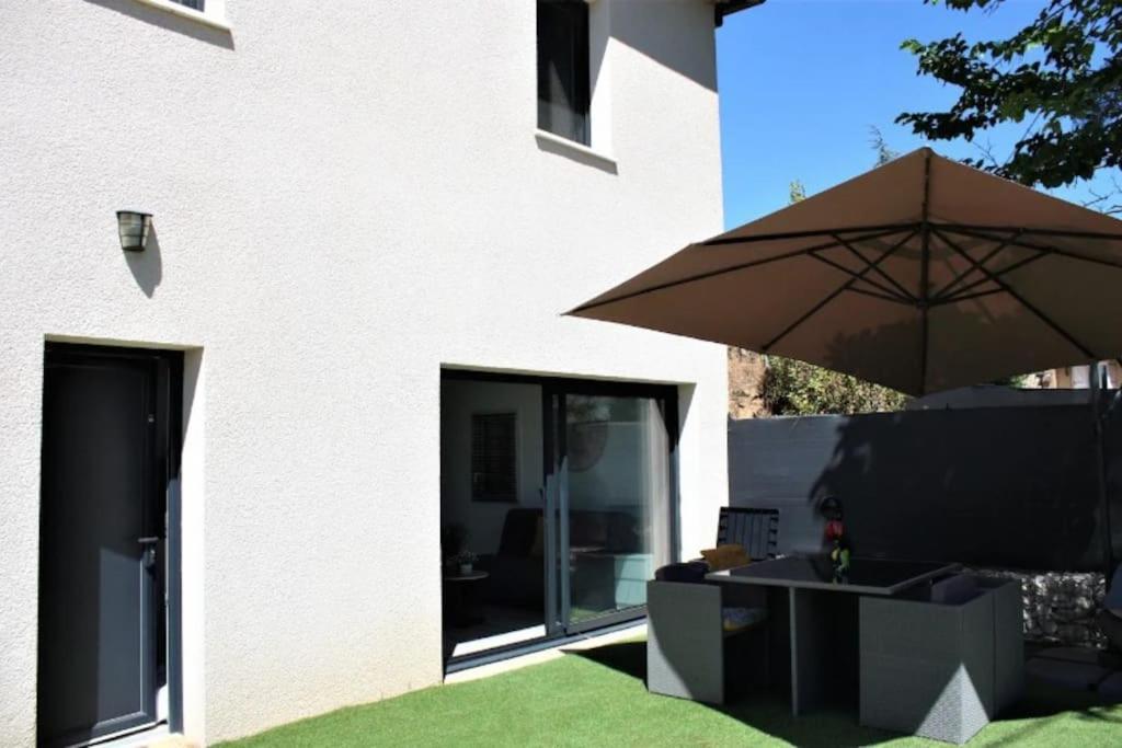 Appartement Tout Equipe En Rez-De-Jardin Entre Gard Et Ardeche Saint-Julien-de-Peyrolas Bagian luar foto